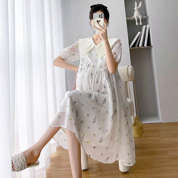 Grūtnieču piegriezuma šifona kleita ar ziedu rakstu