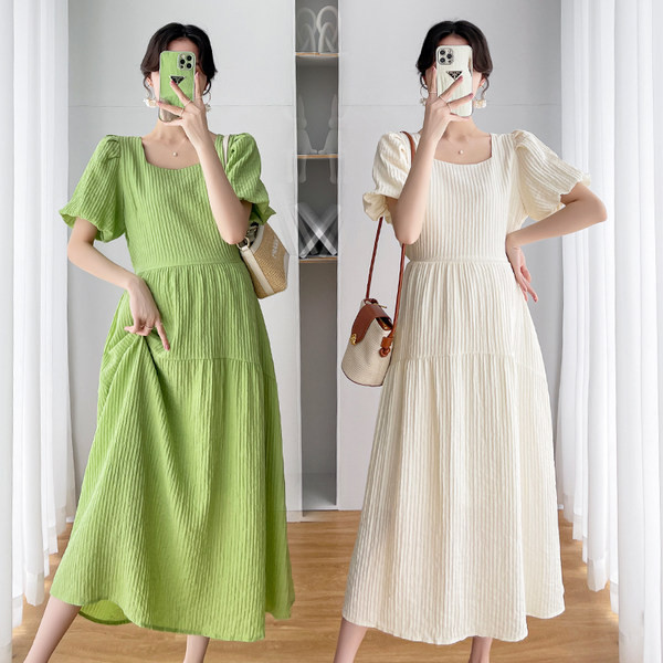 Kandilise kaelusega naiste suvekleit