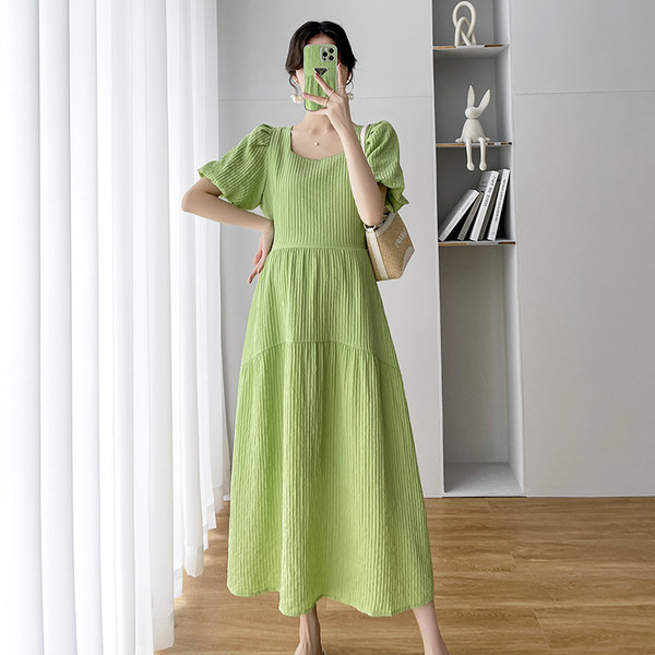 Kandilise kaelusega naiste suvekleit