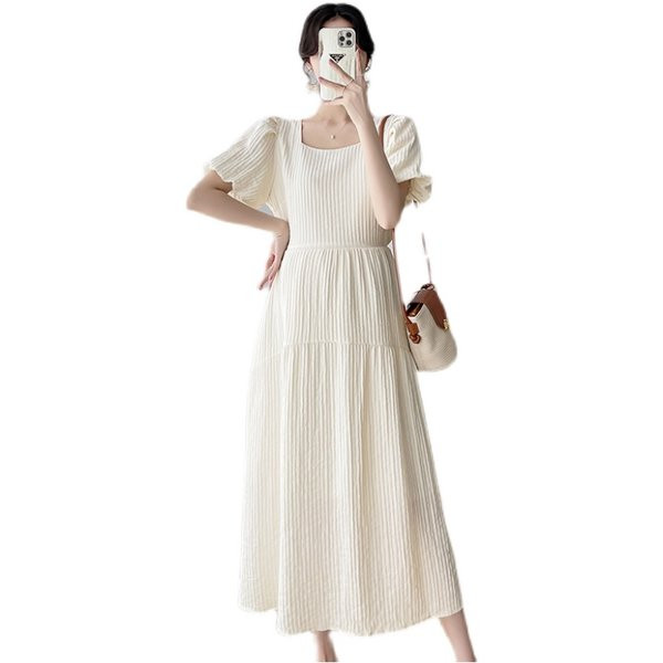 Kandilise kaelusega naiste suvekleit