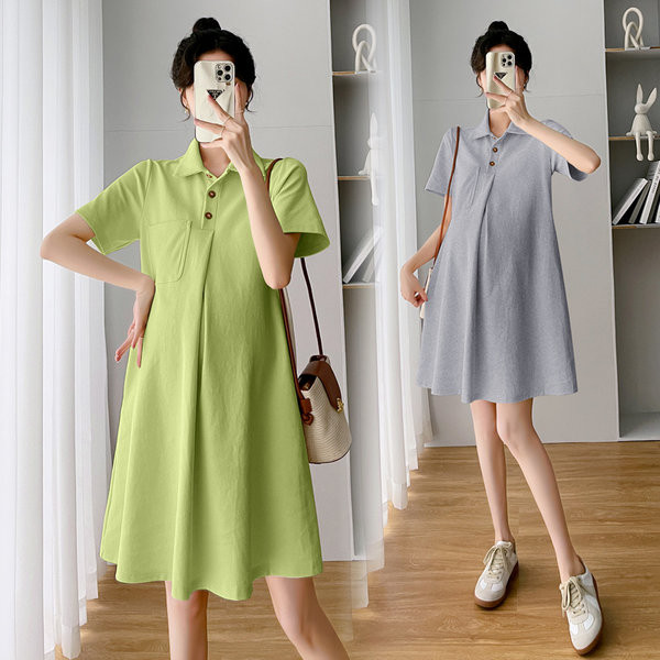 Vasaras griezuma kleita ar klasisku apkakli un pogām grūtniecēm