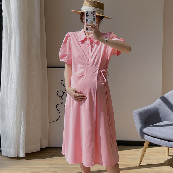 Vasaras kleita ar klasisku apkakli un pufām piedurknēm