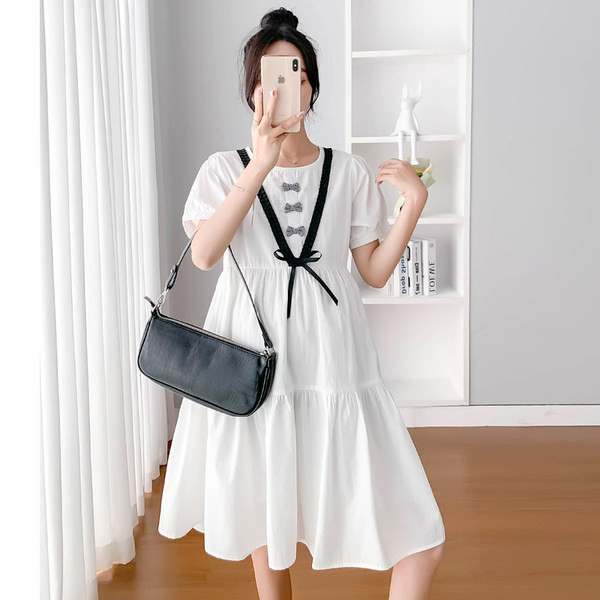 Ikdienas piegriezuma grūtnieču kleita