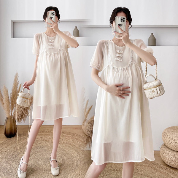 Свободна рокля с къс ръкав и бродерия за бременни