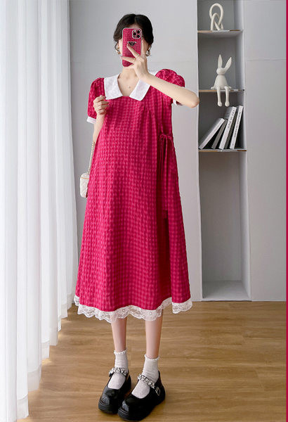 Ikdienas kleita ar V veida kakla izgriezumu ar izšuvumu grūtniecēm