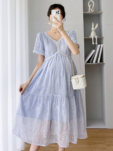 Sieviešu vasaras kleita ar smailu kakla izgriezumu - piegriezuma modelis grūtniecēm