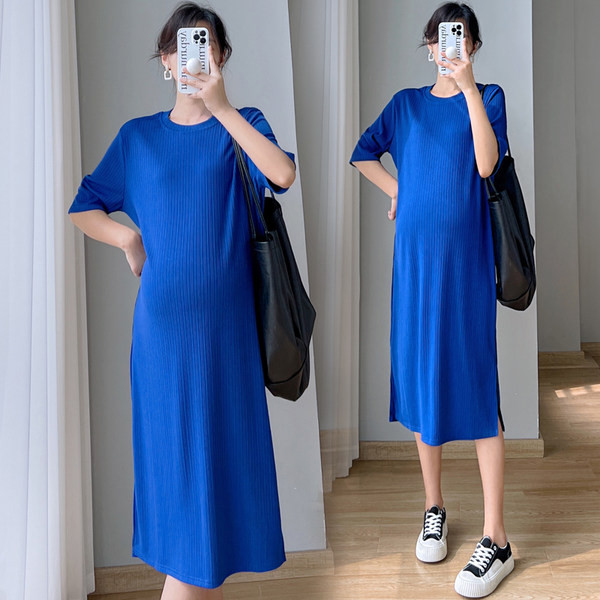 Garas grūtnieču kleitas taisns modelis ar šķēlumu