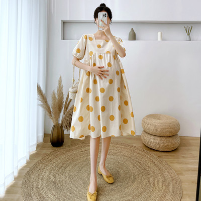 Casual φόρεμα με τετράγωνη λαιμόκοψη και κοντό μανίκι