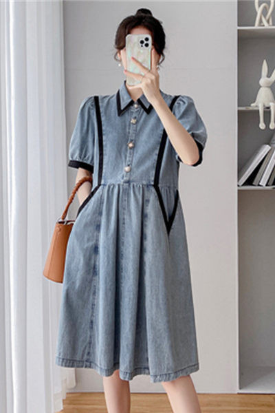 Ležerna traper haljina s kratkim rukavima i kopčanjem na gumbe