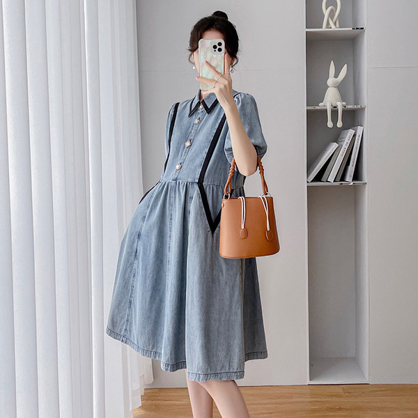 Ležerna traper haljina s kratkim rukavima i kopčanjem na gumbe