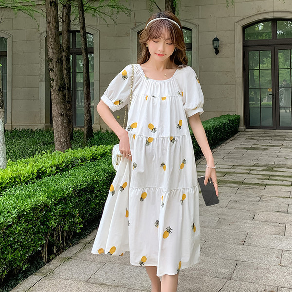 Iškirpta medvilninė suknelė su spalvingais siuvinėjimais