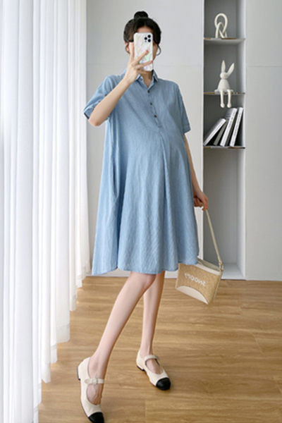 Ljetna trudnička haljina s kratkim rukavima i kopčanjem na gumbe