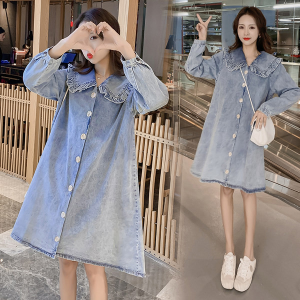 Brīva džinsa kleita ar lokām piemērota grūtniecēm