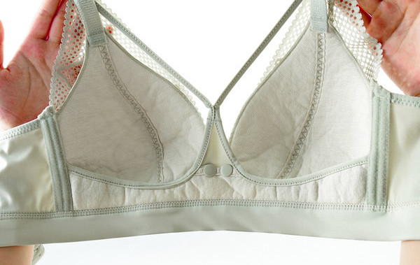 Barošanas krūšturis ar plānām lencītēm