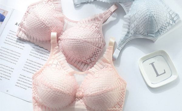 Ilma paneelideta pitsrinnahoidja, mis sobib imetamiseks