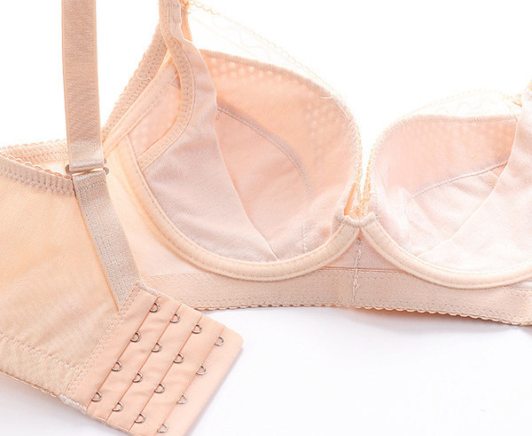 Krūšturis ar mežģīnēm - piemērots grūtniecēm un sievietēm, kas baro bērnu ar krūti