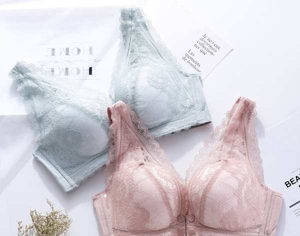 Čipkasti grudnjak za dojenje s trokutastom košaricom