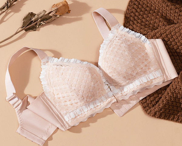 Jauna modeļa krūšturis ar mežģīnēm un aizdari priekšpusē piemērots zīdīšanai