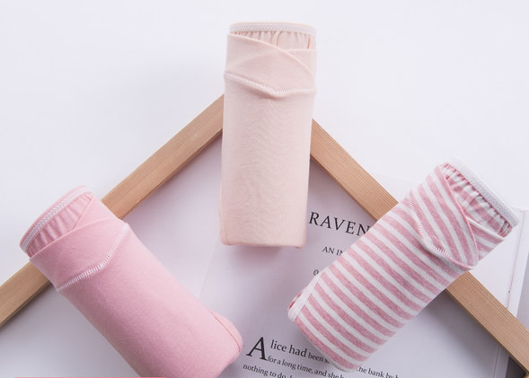 Kokvilnas biksītes ar zemu vidukli — komplektā pa 3