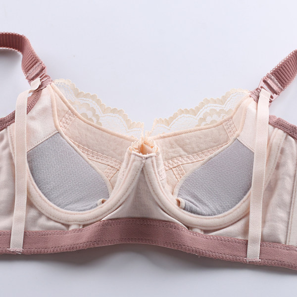 Mežģīņu krūšturis ar regulējamām lencēm piemērots zīdīšanai