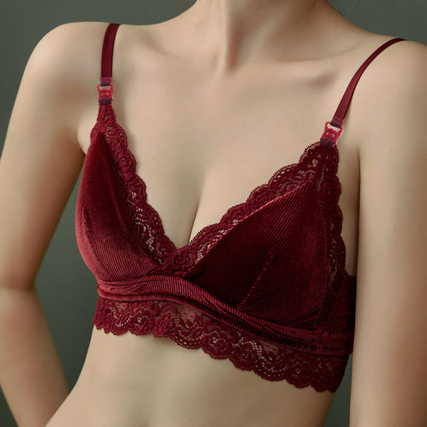 Moteriški intymūs apatiniai iš velveto ir nėrinių