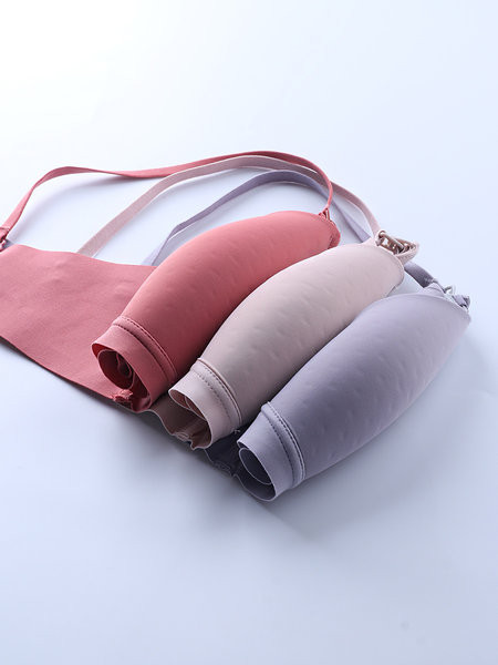 Clean model grudnjaka za dojilje