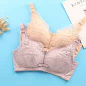 Sieviešu mežģīņu krūšturis, kas piemērots barojošām māmiņām - trīs krāsas