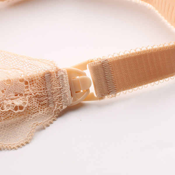 Sieviešu mežģīņu krūšturis, kas piemērots barojošām māmiņām - trīs krāsas