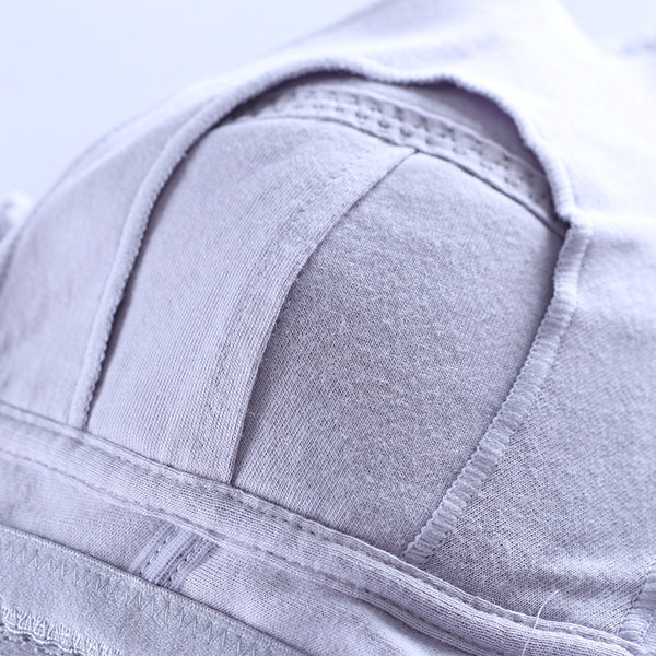 Sieviešu mežģīņu krūšturis, kas piemērots barojošām māmiņām