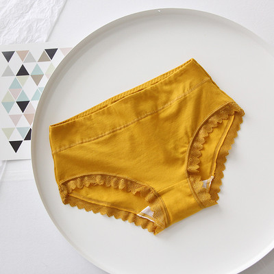 Kokvilnas biksītes ar mežģīnēm piemērotas arī grūtniecēm