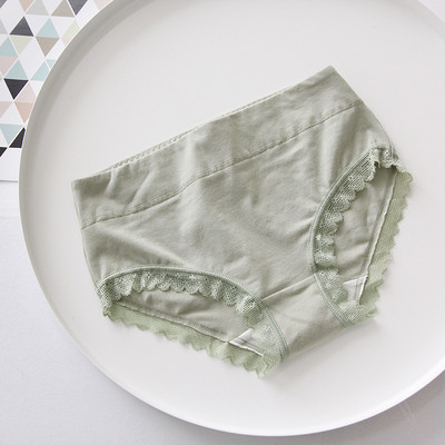 Kokvilnas biksītes ar mežģīnēm piemērotas arī grūtniecēm