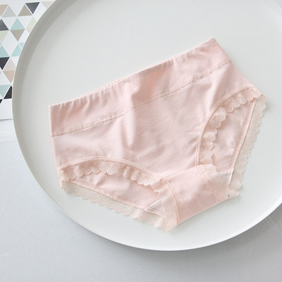 Kokvilnas biksītes ar mežģīnēm piemērotas arī grūtniecēm