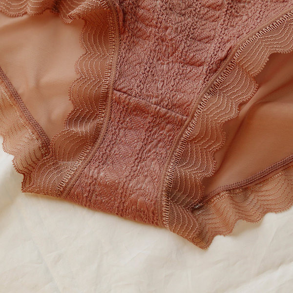 Mežģīņu biksītes piemērotas pēcdzemdībām