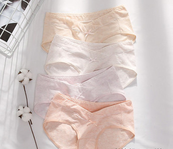 Kokvilnas grūtnieču biksītes ar zemu vidukli - komplektā 4