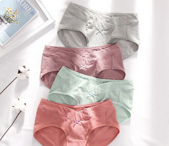 Kokvilnas grūtnieču biksītes ar zemu vidukli - komplektā 4