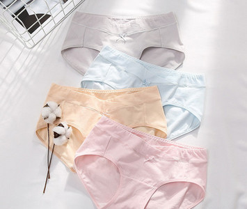 Kokvilnas grūtnieču biksītes ar zemu vidukli - komplektā 4