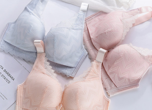 Krūšturis piemērots barojošām māmiņām - trīs krāsas