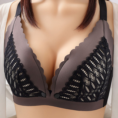 Mežģīņu krūšturis barošanai ar trīsstūrveida kausiņiem un regulējamām lencēm