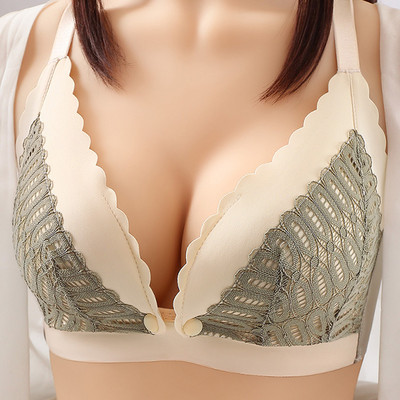 Mežģīņu krūšturis barošanai ar trīsstūrveida kausiņiem un regulējamām lencēm