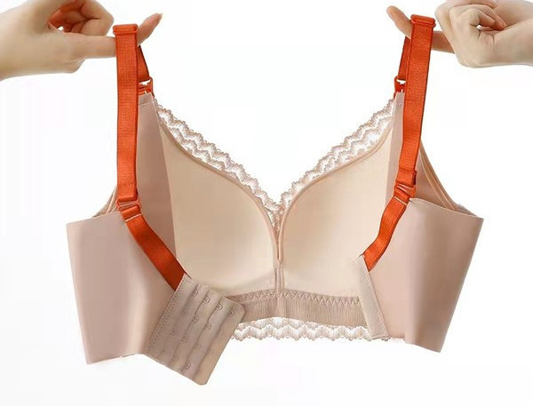 Reguleeritavate rihmadega pitsist rinnahoidja