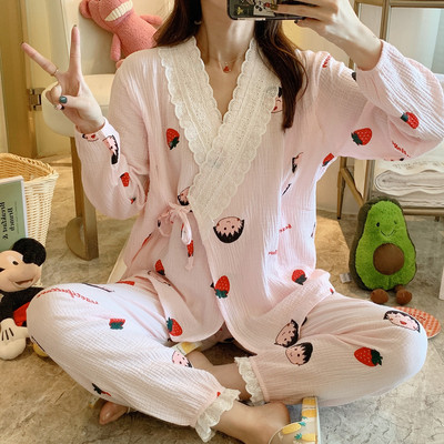 Kokvilnas pidžama ar mežģīnēm grūtniecēm