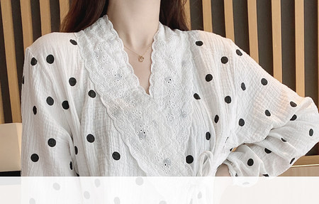 Kokvilnas pidžama ar cirtām grūtniecēm