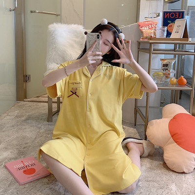 Kokvilnas naktskrekls ar pogām piemērots grūtniecēm