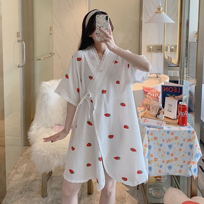 Sieviešu naktskrekls ar smailu kakla izgriezumu grūtniecēm