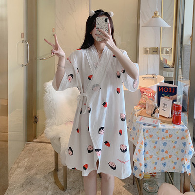 Sieviešu naktskrekls ar smailu kakla izgriezumu grūtniecēm