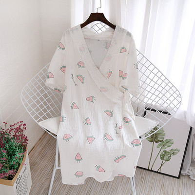 Sieviešu naktskrekls ar smailu kakla izgriezumu grūtniecēm