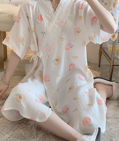 Sieviešu naktskrekls ar smailu kakla izgriezumu grūtniecēm