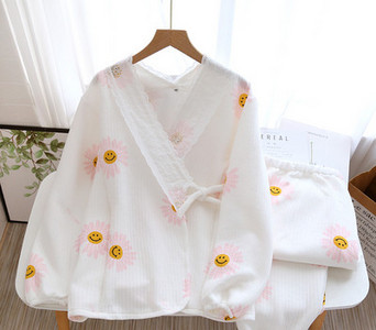 Sieviešu grūtnieču pidžama ar pārejas blūzi un biksēm