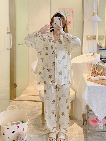 Sieviešu lāču pidžama - divi gabali