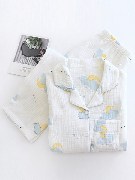 Jauns divdaļīgo pidžamu modelis, kas piemērots grūtniecēm